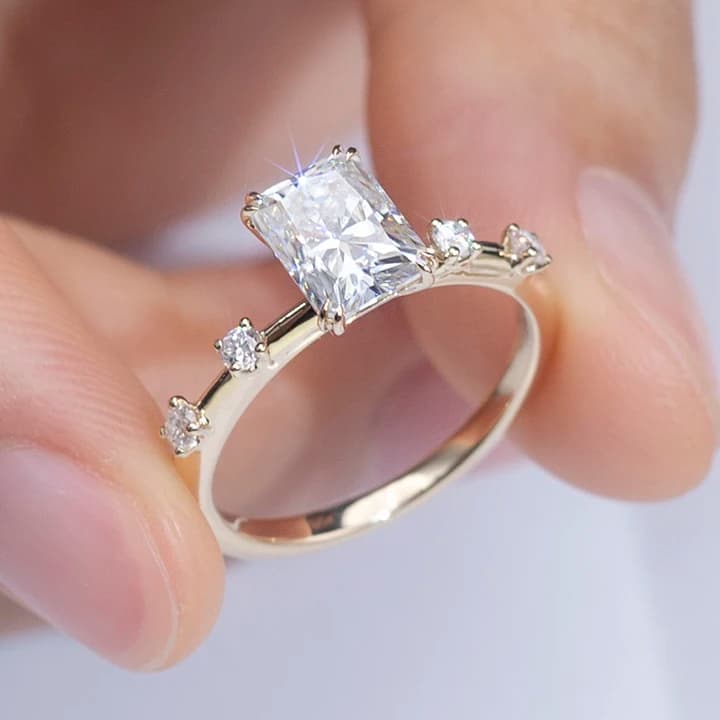 MSR-1320 18K Gold 1.1ct D VS1 Radiant Cut Lab Grown Diamond Engagement Ring