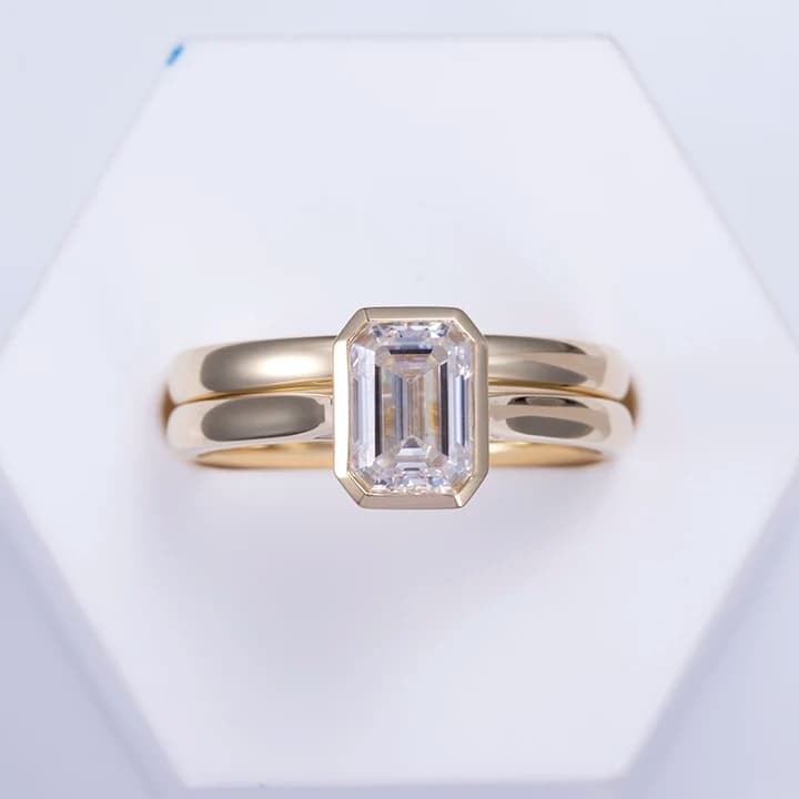 MSR-1376 Classic Proposal Wedding Ring Jewellery 9k Yellow Gold Emerald Lab Diamond Couple Ring