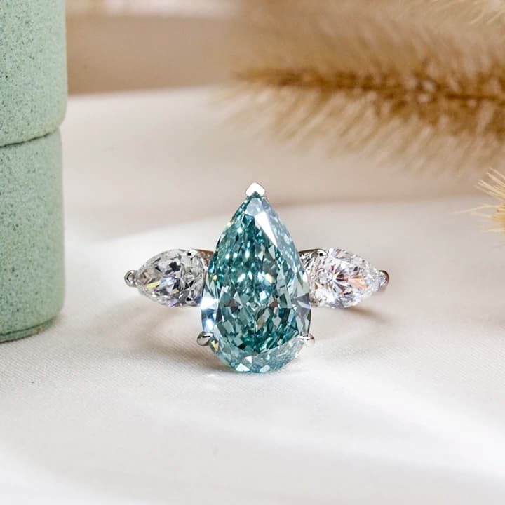 MSR-1818 PT950 Luxury Engagement Ring Pear Cut 4.4ct Green Lab Grown Solitaire Diamond Ring