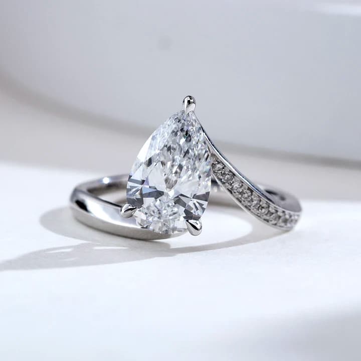 MSR-1941 18k Gold Solitaire Diamond Ring Pear Shape 1.5CT D VS1 Lab Grown Diamond Ring
