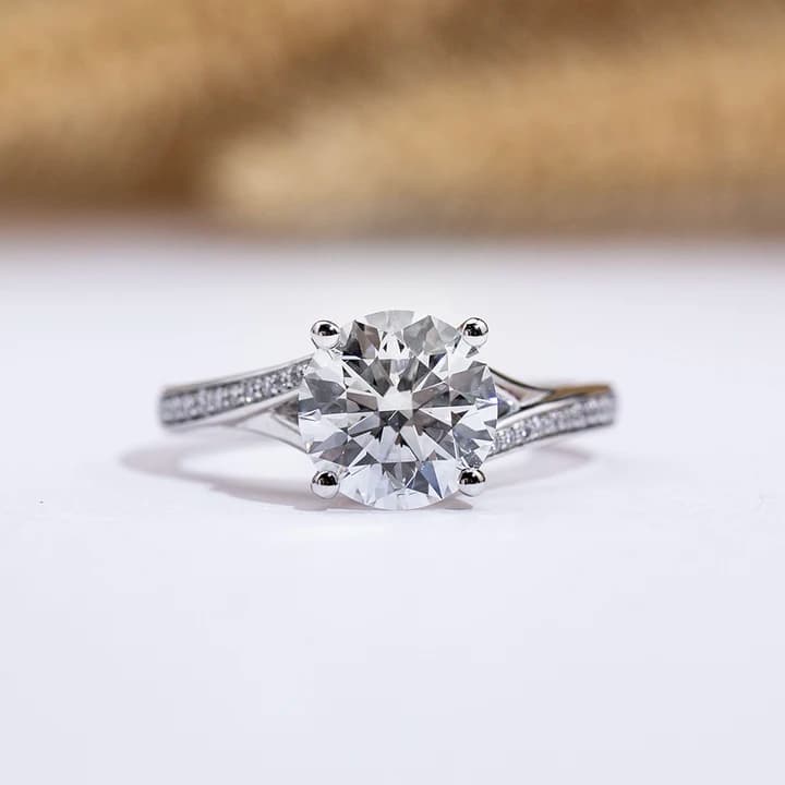 MSR-2035 PT950 Solitaire Ring 2.2ct F VS2 Round Cut Lab Grown Diamond Ring
