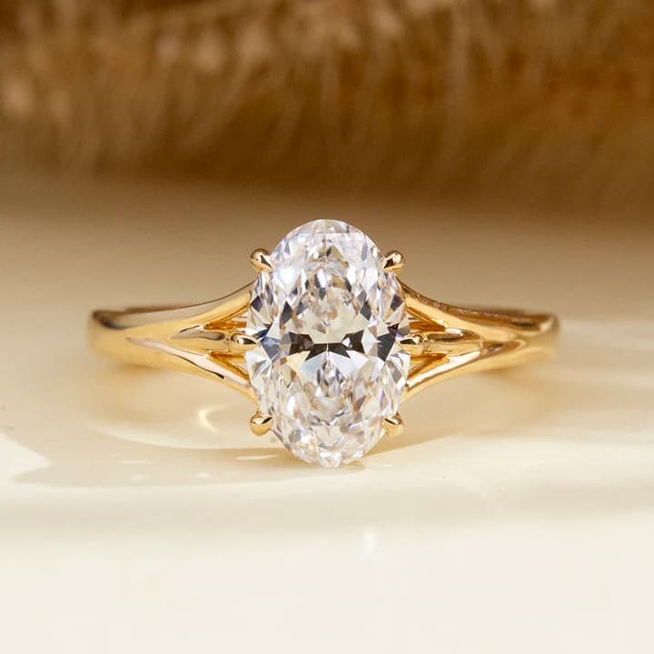 MSR-2088 Fashion Solitaire Ring 18k Yellow Gold 2ct D VS1 Oval Lab Grown Diamond Ring