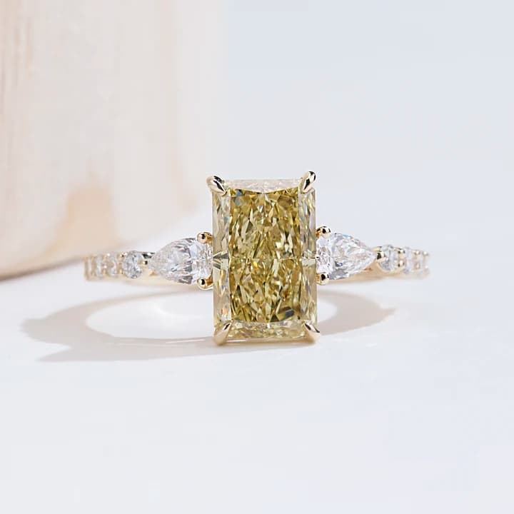 MSR-2246 Custom Fine Ring Jewellery 14K 3CT VS1 Fancy Yellow Radiant Cut Lab Grown Diamond Ring