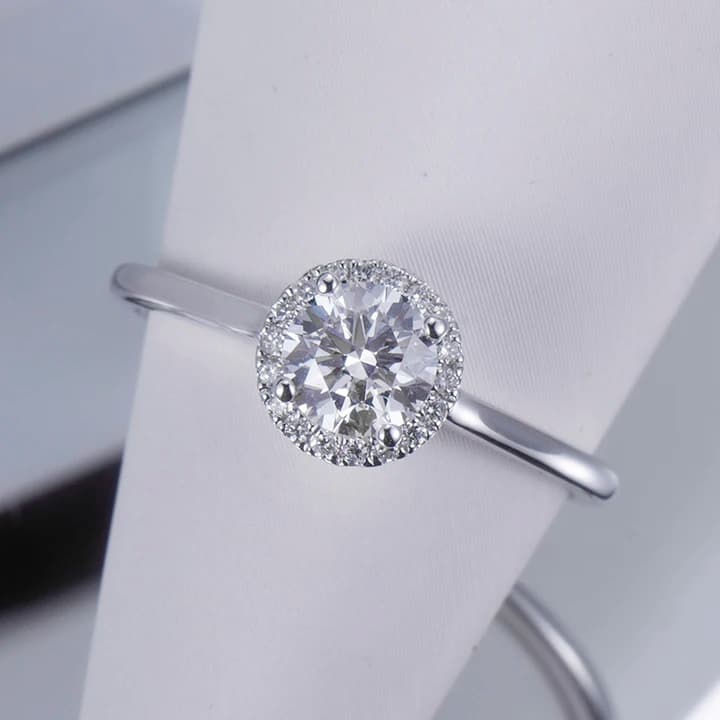 MSR-810 Lab-Created Diamond Round Cut 18K White Gold Finish Wedding Ring