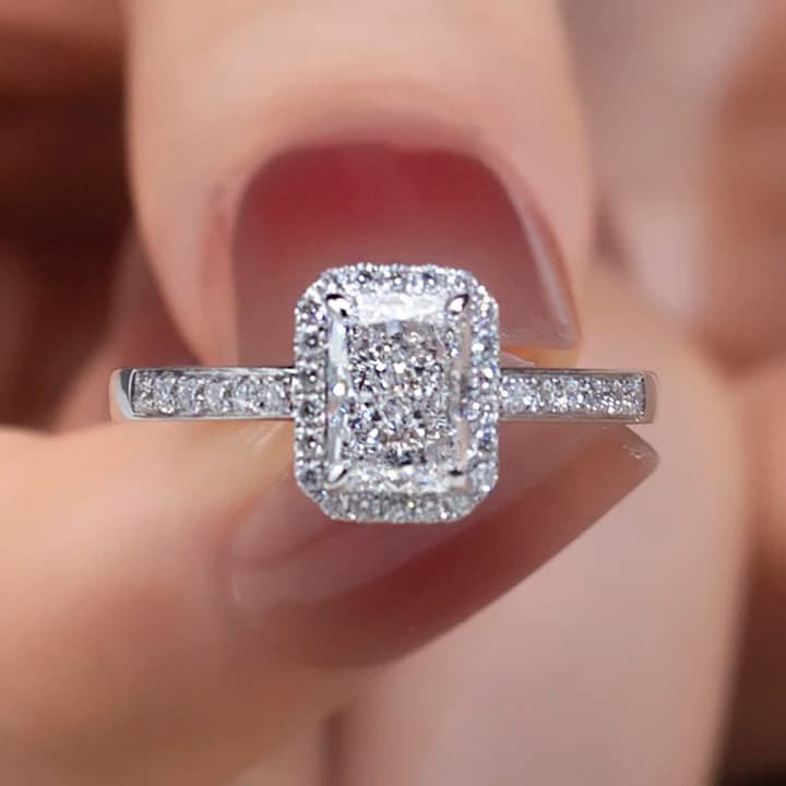 18k 1ct Radiant Cut Lab Diamond Women Jewellery Ring halo Engagement Ring Style