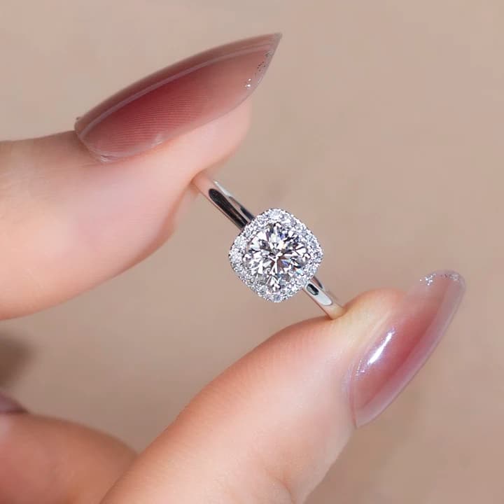 18k 0.7ct Round Cut Lab Diamond Women Jewellery Ring halo Engagement Ring Style