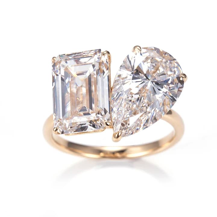 PT950 Platinum Emerald Pear Shape Lab Grown Diamond Engagement Toi Et Moi Ring