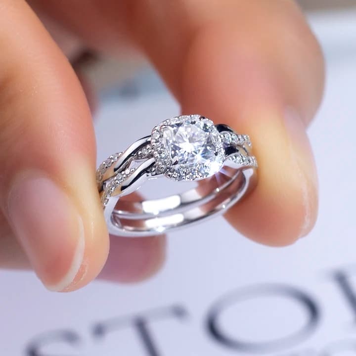 Fancy Diamond Jewellery Wedding Ring Diamond Cushion Rings Lab Grown 1ct Diamond Engagement Ring 18K