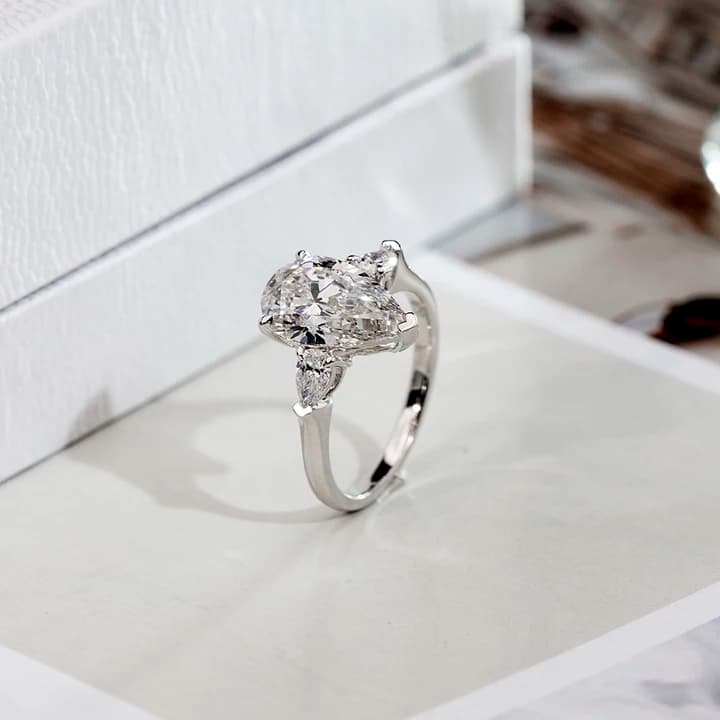 Custom for Valentine's Day Gift 18K Solid Gold With 3.08carat Pear Cut Lab Grown Diamond Engagement Ring