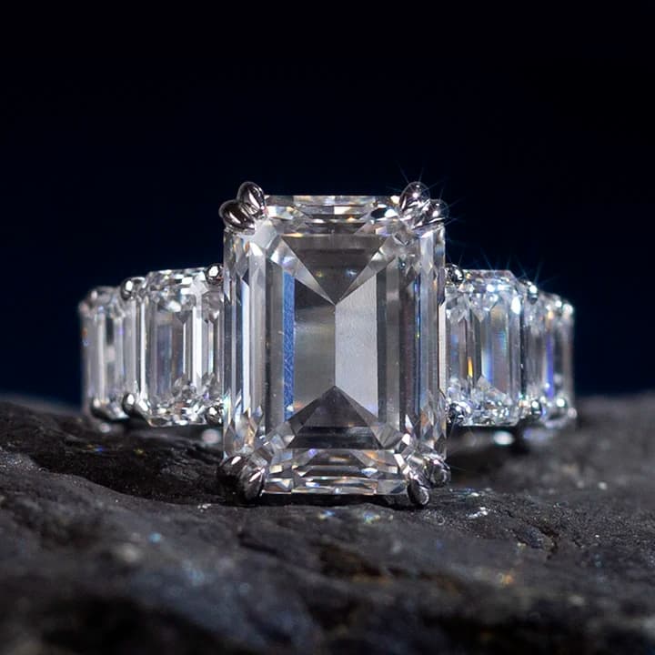 Custom Ring Jewellery MSR-1010 Hot Selling PT950 Emerald Shape Engagement Lab Grown Diamond Ring