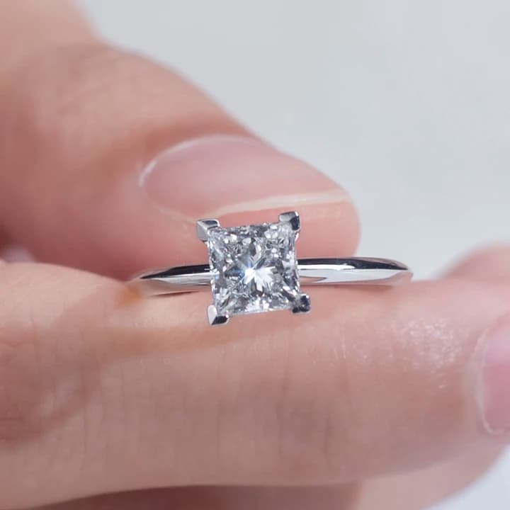MSR-1085 PT950 Princess Cut Lab Grown Diamond Ring for Wedding