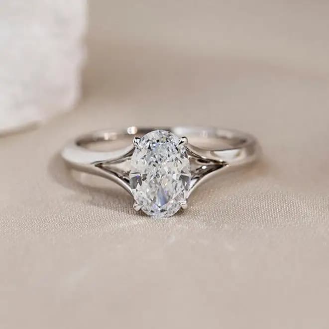 MSR-1729 18K Gold Solitaire Diamond Ring 1CT D VS1 Oval Cut Lab Grown Diamond Ring