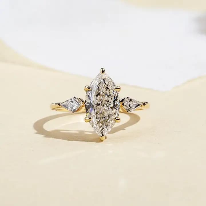 MSR-1800 Luxury Ring Jewellery Marquise Cut 18K Yellow Gold 2.1CT D VS1 Lab Grown Diamond Ring