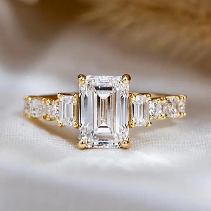 MSR-1810 Latest Diamond Rings Jewellery 18K Gold Emerald Cut 2.8CT D VS1 Lab Grown Diamond Ring