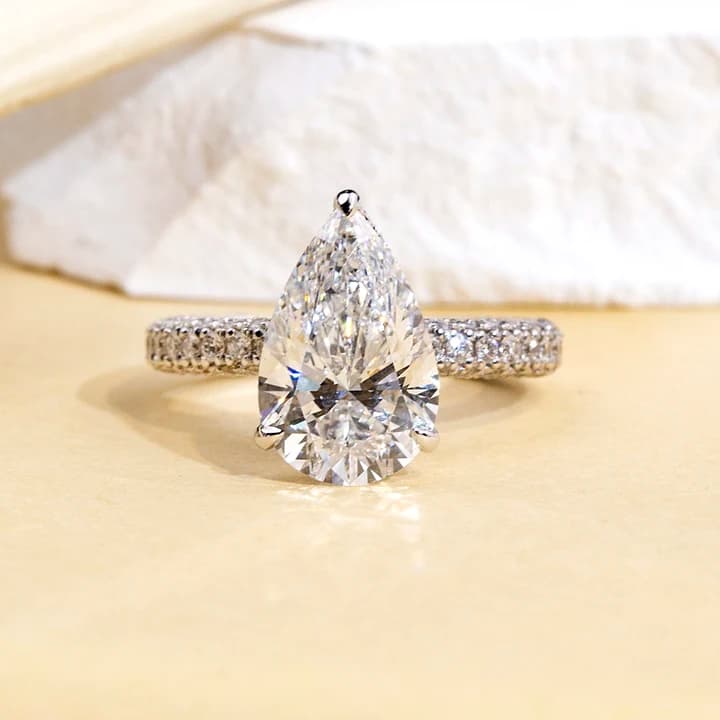 Custom IGI Certificate Gold Jewellery 18K Pear Cut 5CT E VVS2 Lab Grown Diamond Ring MSR-1897