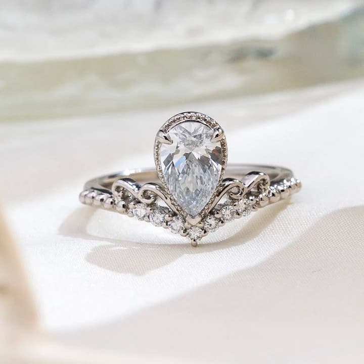 MSR-1998 Classic Designed PT950 Engagement Ring 1.04CT Pear Shape Lab Grown Diamond Ring