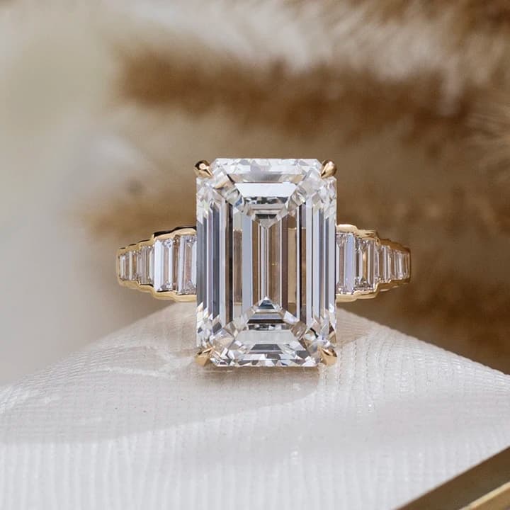 MSR-2007 18k Gold Engagement Ring Emerald Cut Lab Grown Diamond Ring