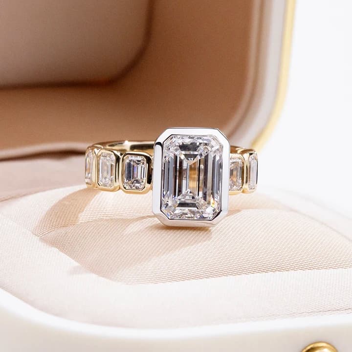 MSR-2020 Fashion 18k Gold Engagement Ring Emerald Cut 3.01ct D VS1 Lab Grown Diamond Ring
