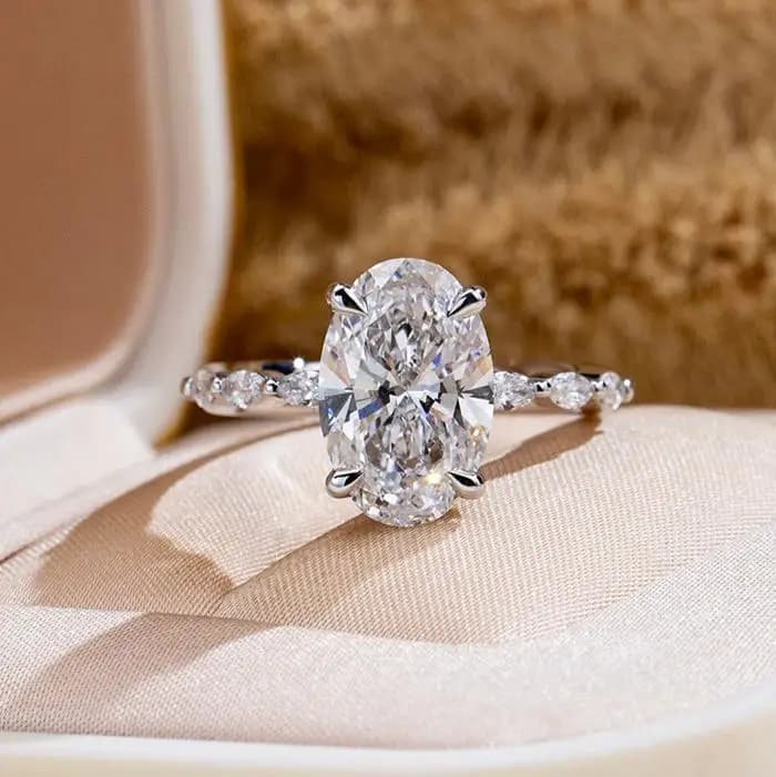 MSR-2133 18K Gold Trendy Ring Jewellery 3.6CT D VVS1 Oval Cut Lab Grown Diamond Ring