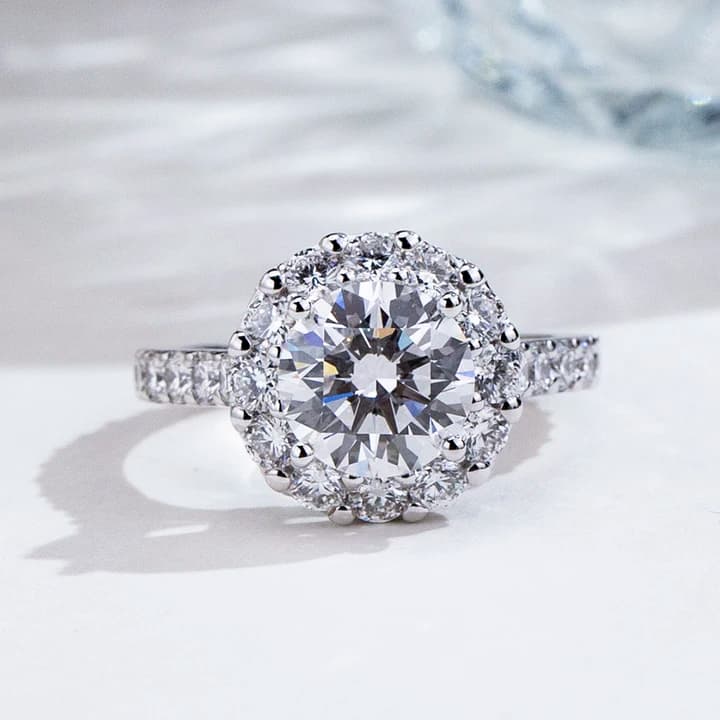 Customized MSR-2167 Fashion 18K Gold halo Ring 2ct D VS1 Round Shape Lab Grown Diamond Ring