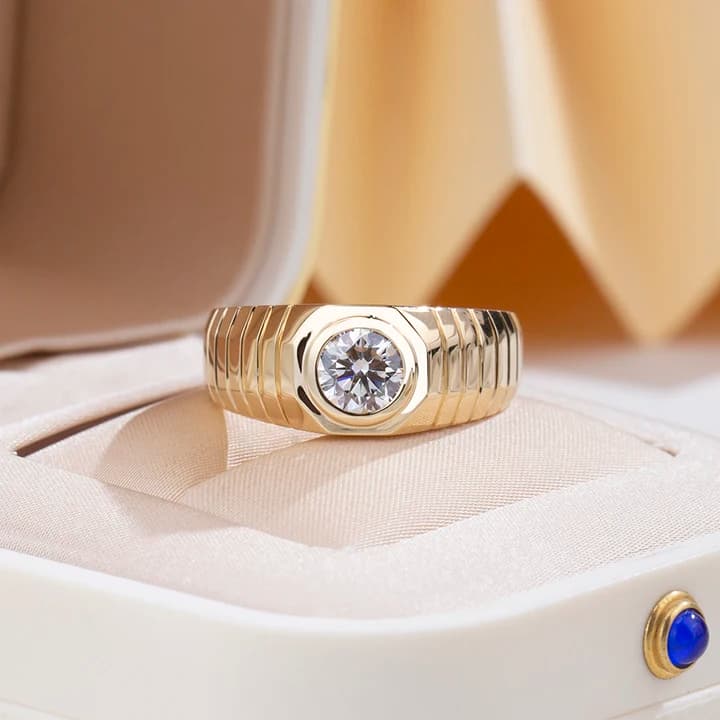 MSR-2199 Fashion Design Ring Jewellery 18k Yellow Gold 1ct D VS1 Round Cut Lab Grown Diamond Ring