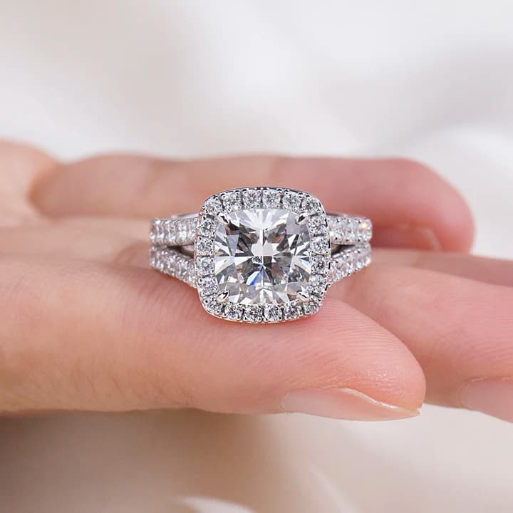 Customized MSR-2221 Luxury 14K Gold halo Ring 3ct D VVS1 Cushion Shape Lab Grown Diamond Ring